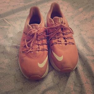 Nikey tennis shoes 👟